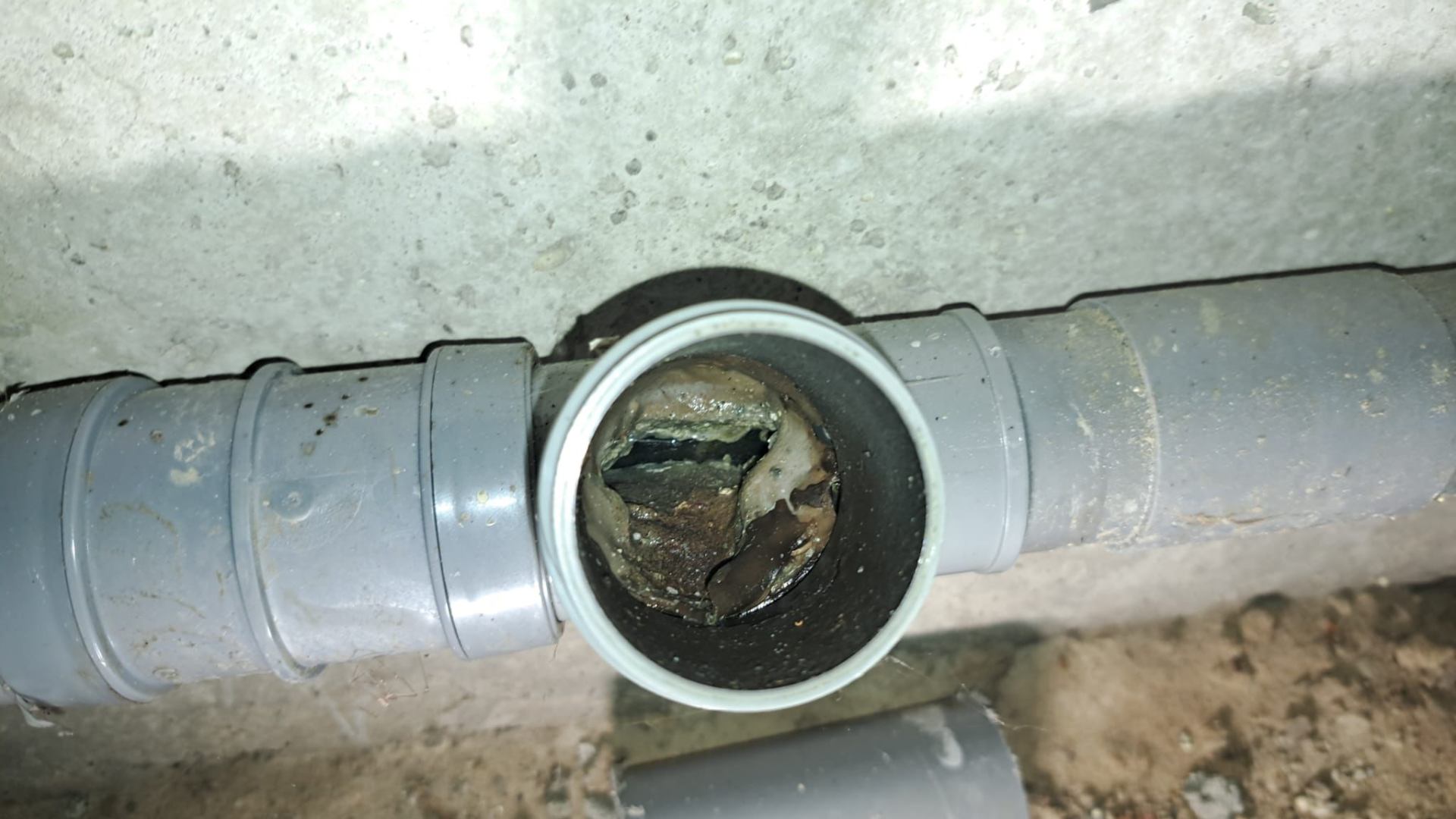 Verstopte rioolbuis